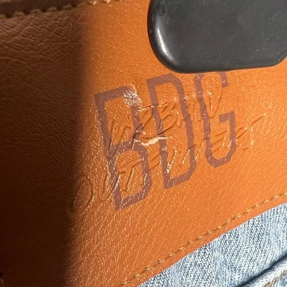 Urban Outfitters BDG Women’s High Rise Raw Hem Distressed Jeans - Picture 16 of 16